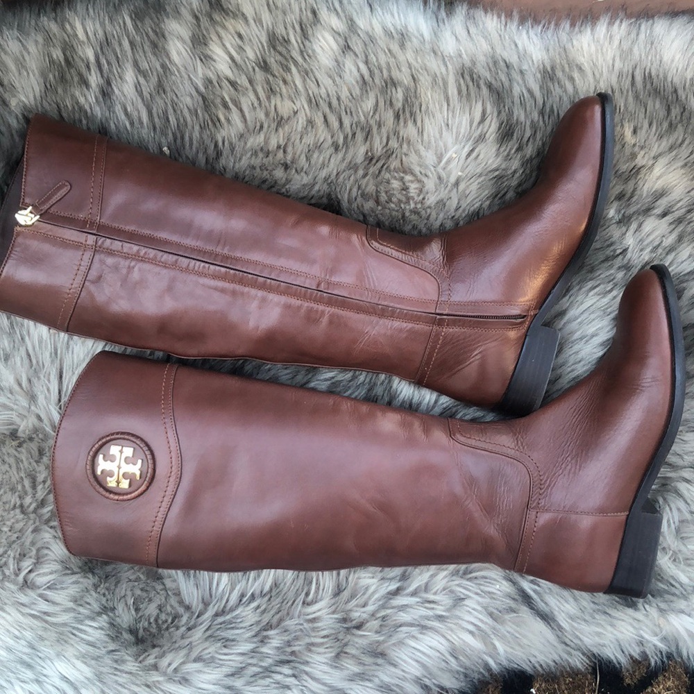 Tory Burch leather knee high boot. Sz 7.5